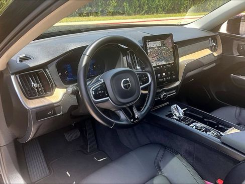 Used 2026 Volvo XC60 B5 Plus AWD/4WD image 17