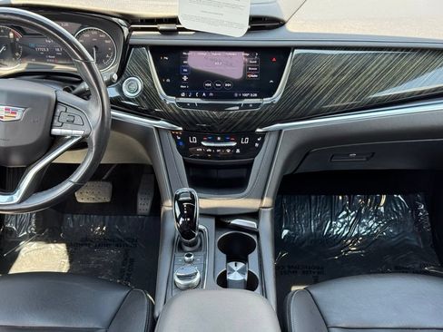 Certified 2023 Cadillac XT6 Premium Luxury FWD image 27