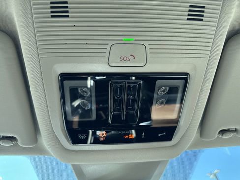 New 2026 Volkswagen Atlas SE FWD image 29