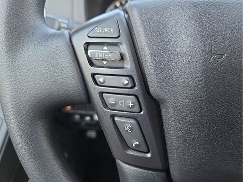 Used 2025 Nissan Frontier SV AWD/4WD image 19
