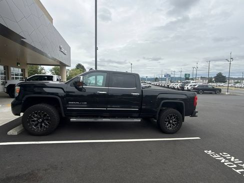 Used 2015 GMC Sierra 2500 Denali w/ Duramax Plus Package AWD/4WD image 9