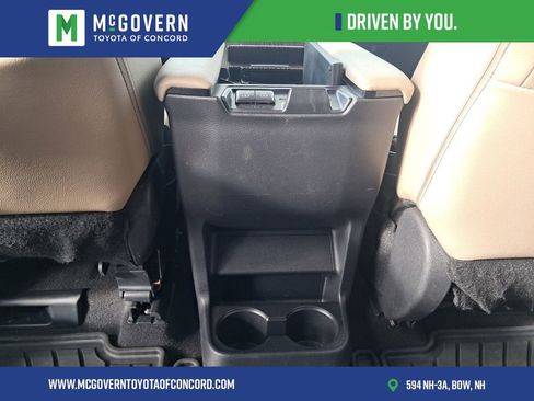 Used 2023 Toyota Sienna XLE FWD image 18