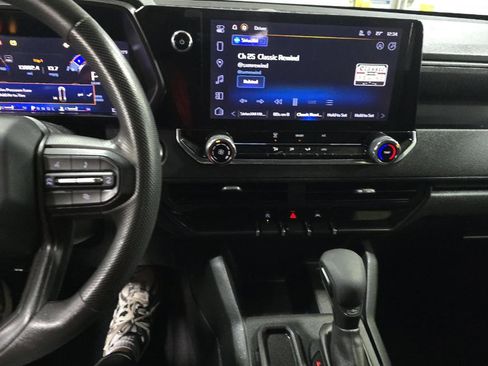 Used 2024 Chevrolet Colorado W/T image 12