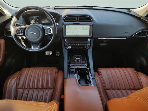 Used 2019 Jaguar F-PACE Portfolio image 12