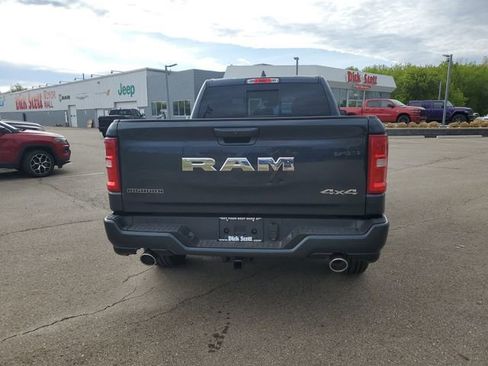 New 2026 RAM 1500 4x4 Crew Cab image 7