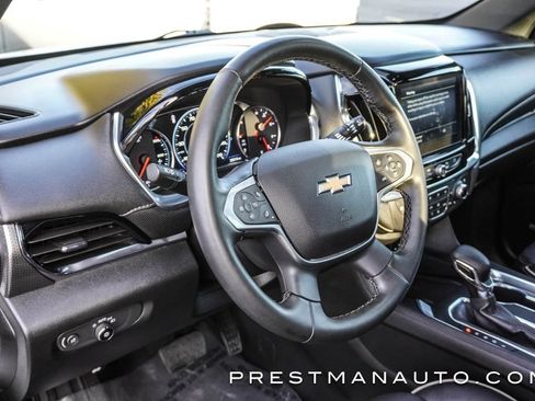 Used 2023 Chevrolet Traverse Premier image 28