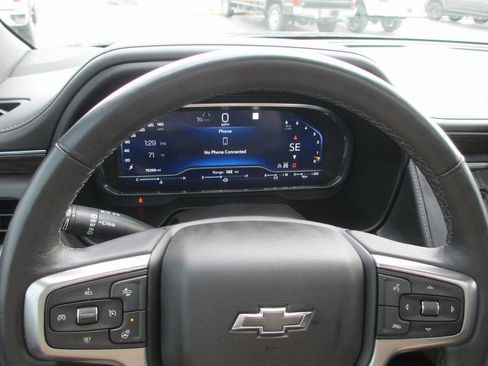 Used 2022 Chevrolet Tahoe Z71 w/ Luxury Package image 31