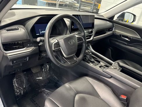 Used 2025 Toyota Grand Highlander AWD image 7