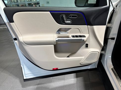 Certified 2023 Mercedes-Benz GLB 250 4MATIC image 11