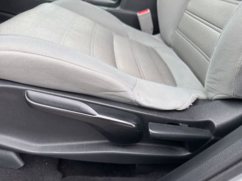 Used 2018 Honda CR-V LX image 15