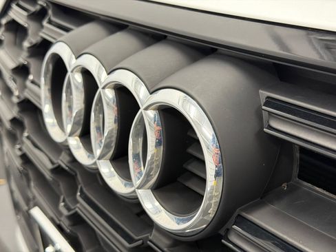 Used 2025 Audi Q5 2.0T Premium AWD/4WD image 14
