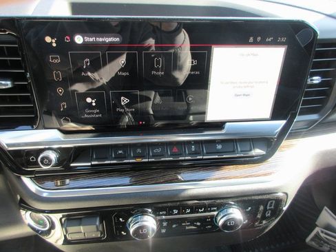 New 2026 GMC Sierra 1500 SLE image 18