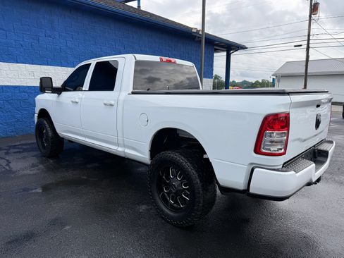 Used 2024 RAM 2500 Big Horn w/ Night Edition AWD/4WD image 15