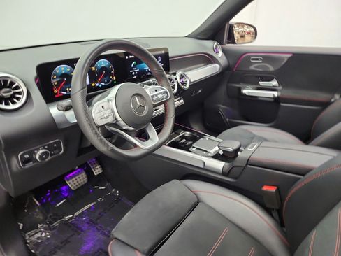 Used 2022 Mercedes-Benz GLB 250 image 12