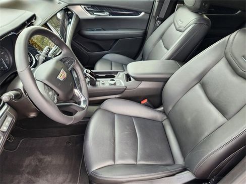 Used 2023 Cadillac XT6 Premium Luxury w/ Technology Package image 13