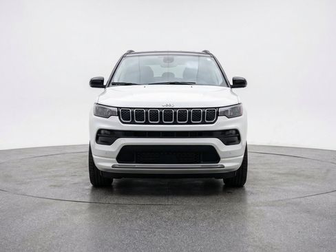 Used 2025 Jeep Compass Limited AWD/4WD image 2