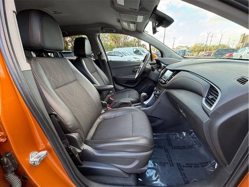 Used 2017 Chevrolet Trax LT w/ LT Convenience Package image 33