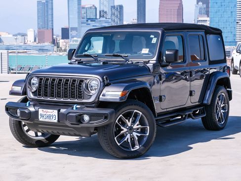 Used 2024 Jeep Wrangler Unlimited AWD/4WD image 1
