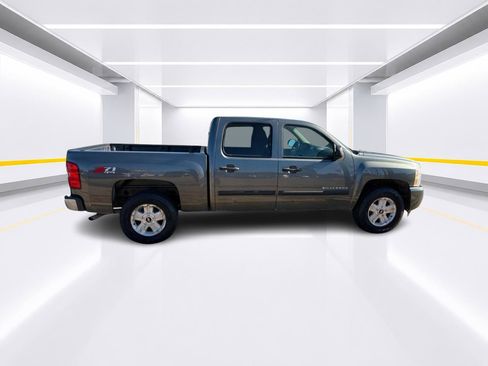 Used 2011 Chevrolet Silverado 1500 LT AWD/4WD image 3