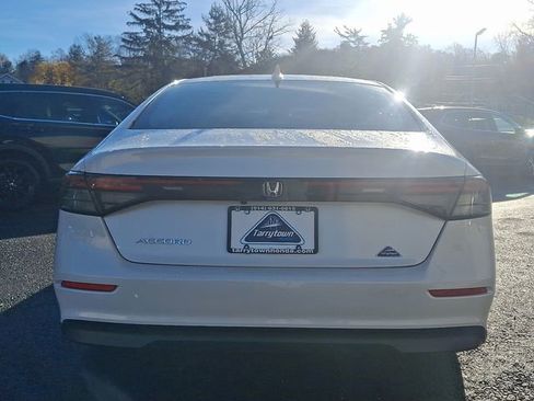 Certified 2023 Honda Accord EX image 5