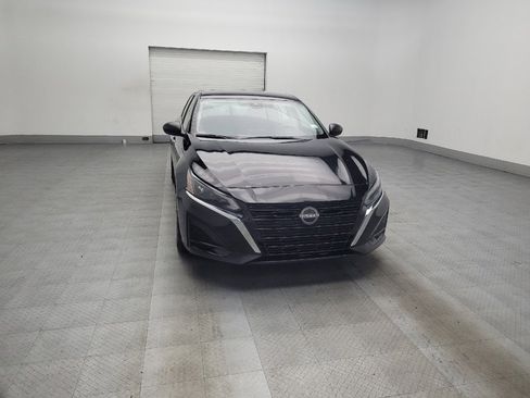 Used 2024 Nissan Altima 2.5 SV image 14