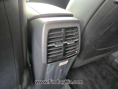 Certified 2025 Kia Niro EX image 16