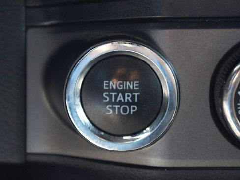 Used 2020 Toyota Tacoma TRD Off-Road AWD/4WD image 7
