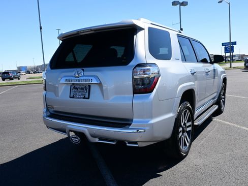 Used 2024 Toyota 4Runner Limited image 6