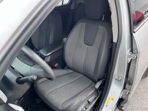 Used 2017 Chevrolet Equinox LT image 20