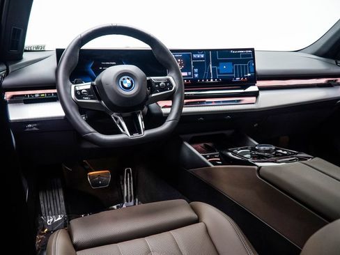 Used 2026 BMW i5 eDrive40 w/ M Sport Package RWD image 20