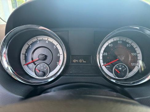 Used 2014 Dodge Grand Caravan American Value Package w/ UConnect Hands-Free Group FWD image 17