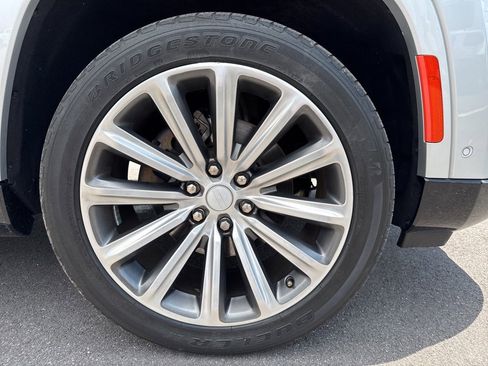 Used 2022 Jeep Grand Wagoneer Series II w/ Convenience Group III image 13