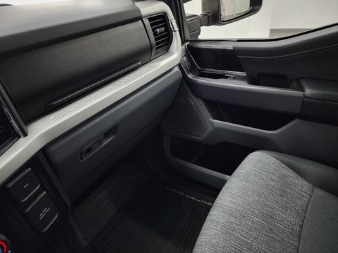 Used 2023 Ford F250 XLT w/ XLT Premium Package image 13