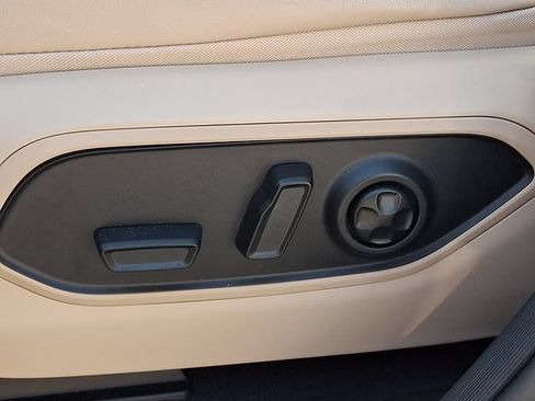 Used 2022 Jeep Grand Cherokee Limited AWD/4WD image 27
