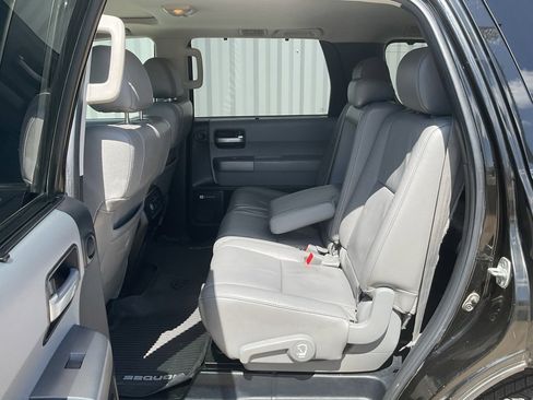 Used 2017 Toyota Sequoia Limited image 21