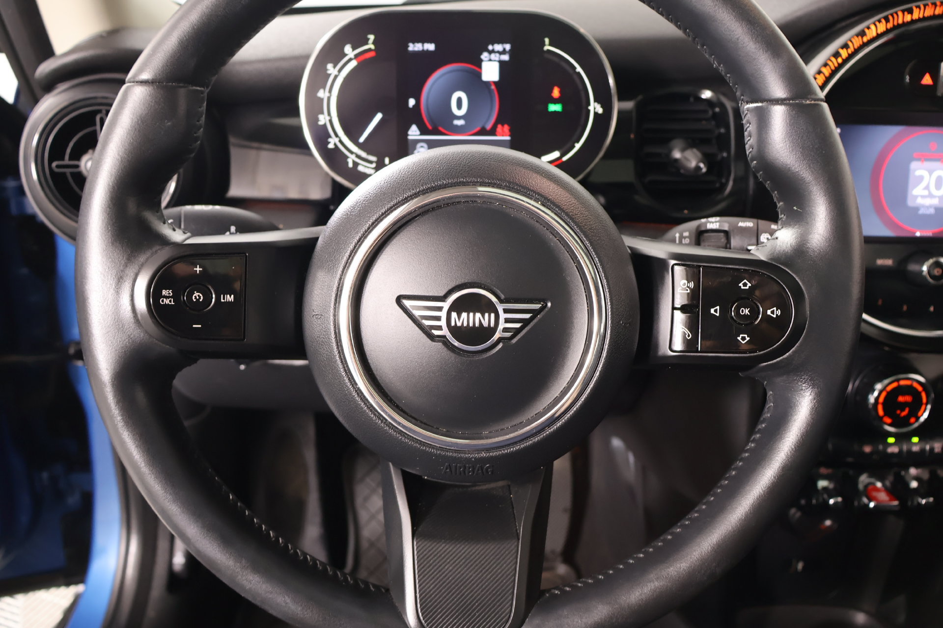 Certified 2023 MINI Cooper 2-Door Hardtop FWD image 3
