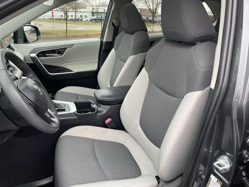 Used 2023 Toyota RAV4 XLE image 12