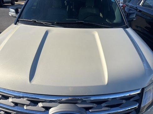 Used 2018 Ford Explorer XLT w/ Equipment Group 202A image 19