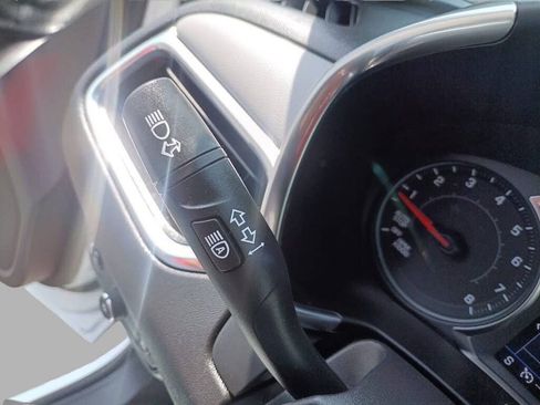 Used 2021 Chevrolet Equinox LT w/ Driver Convenience Package image 21