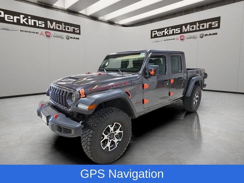 Used 2024 Jeep Gladiator Mojave w/ Technology Group AWD/4WD image 1