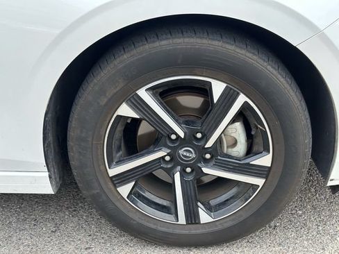 Used 2024 Nissan Sentra SV FWD image 15