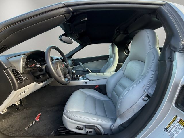 Used 2005 Chevrolet Corvette Coupe w/ Preferred Equipment Group RWD image 9