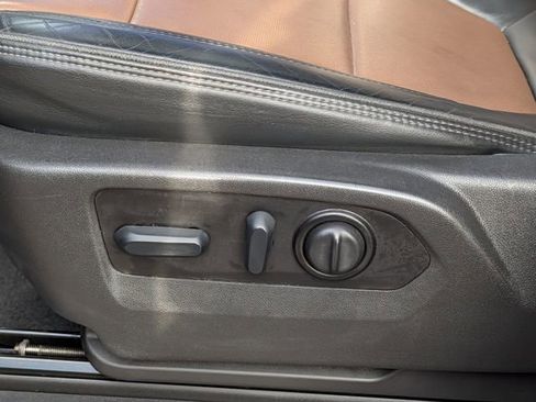 Used 2022 Chevrolet Silverado 1500 High Country image 22