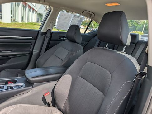 Used 2022 Nissan Altima 2.5 SV AWD/4WD image 17