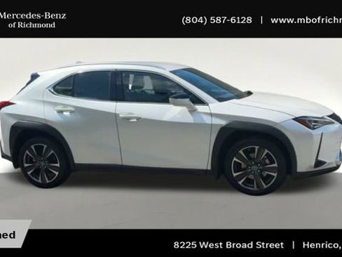 Used 2019 Lexus UX 200 w/ Accessory Package FWD image 3