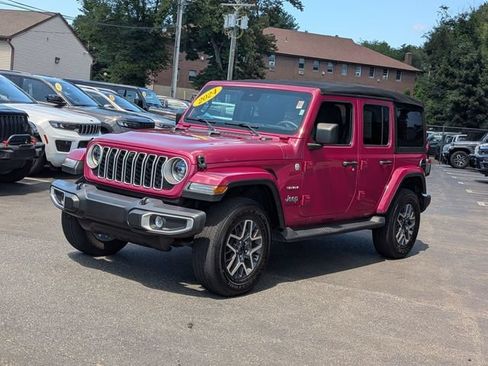 Certified 2024 Jeep Wrangler Unlimited Sahara w/ Technology Group AWD/4WD image 7