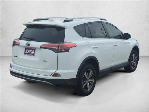 Used 2018 Toyota RAV4 XLE image 5