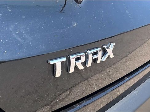 Used 2025 Chevrolet Trax LT FWD image 30