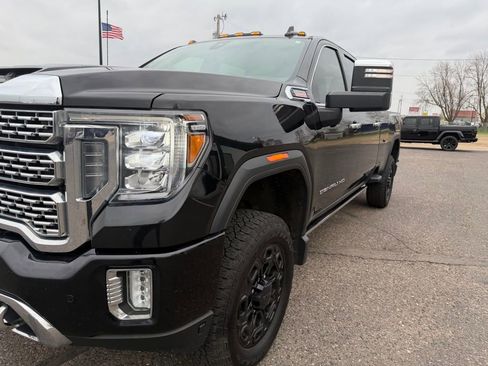 Used 2022 GMC Sierra 2500 Denali w/ Denali Black Diamond Edition AWD/4WD image 15