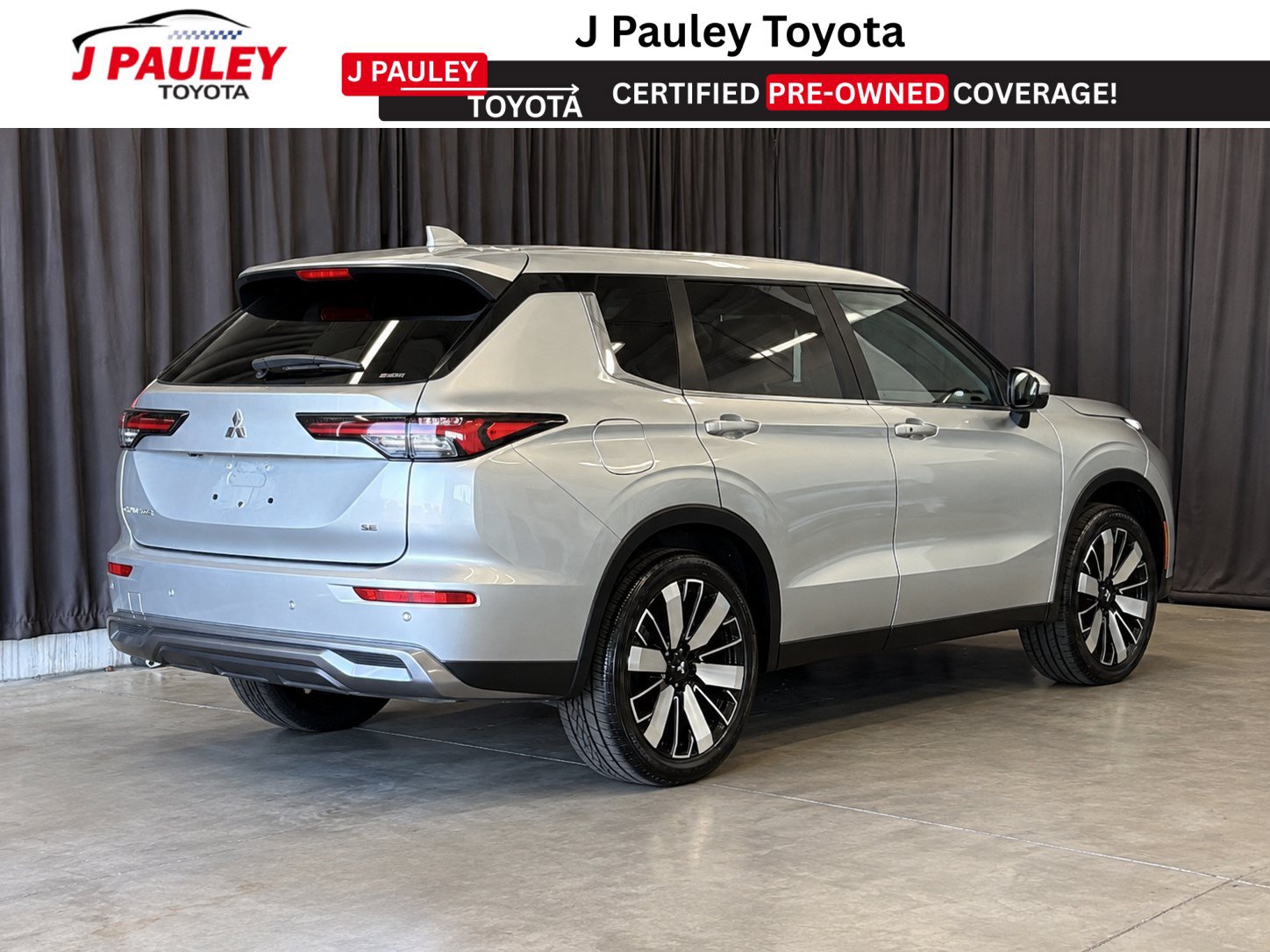 Used 2025 Mitsubishi Outlander SE AWD/4WD image 3